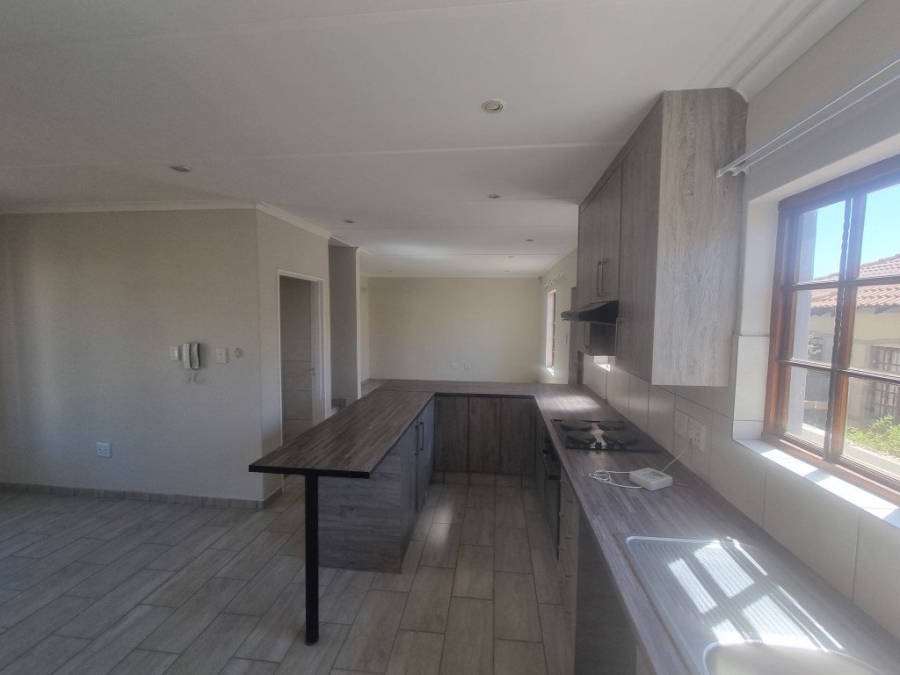 To Let 3 Bedroom Property for Rent in Broadacres Gauteng