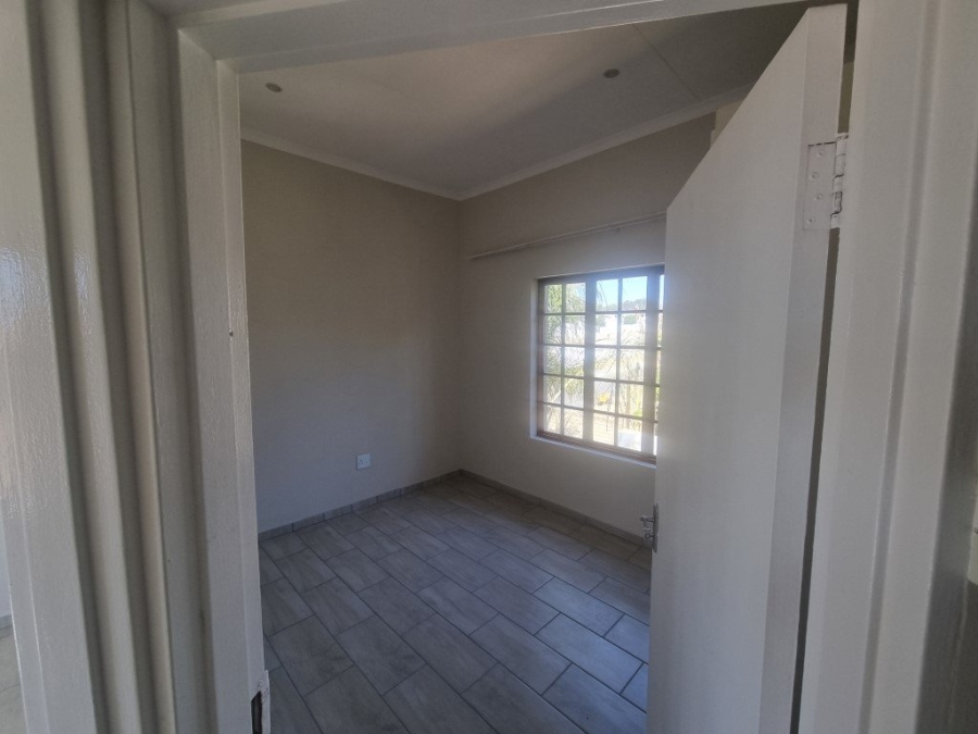 To Let 3 Bedroom Property for Rent in Broadacres Gauteng