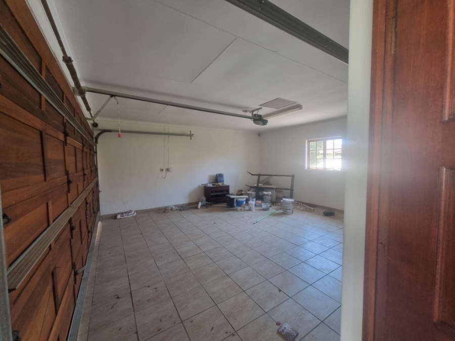 To Let 3 Bedroom Property for Rent in Broadacres Gauteng