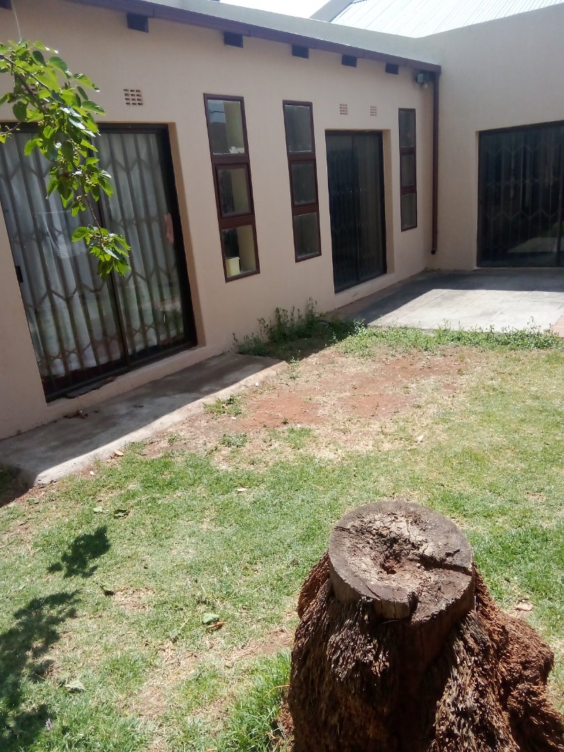 7 Bedroom Property for Sale in Westdene Gauteng