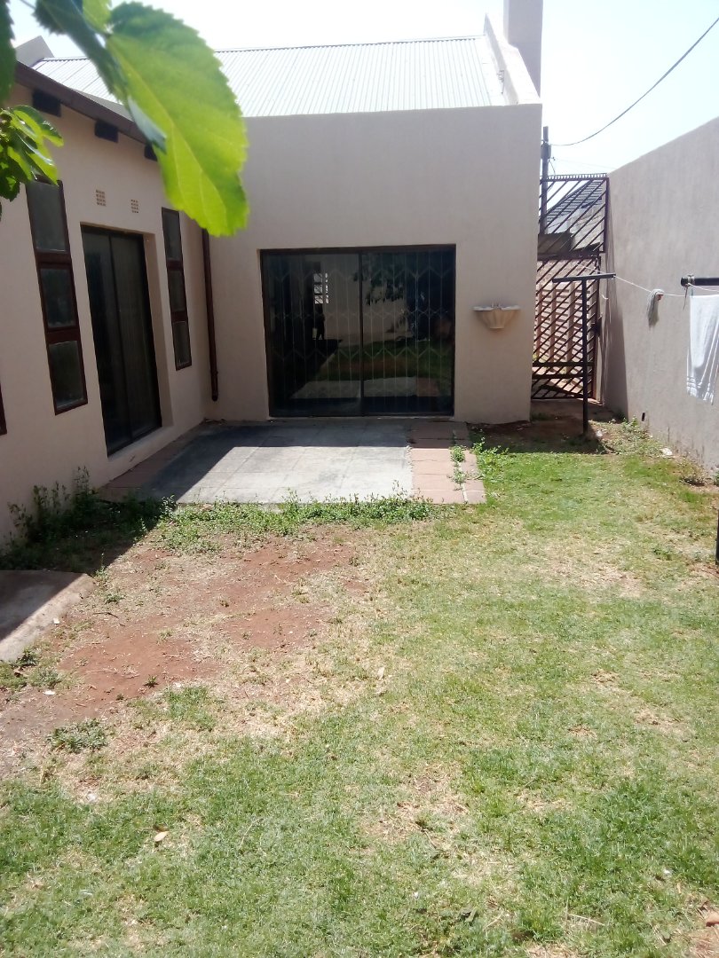 7 Bedroom Property for Sale in Westdene Gauteng