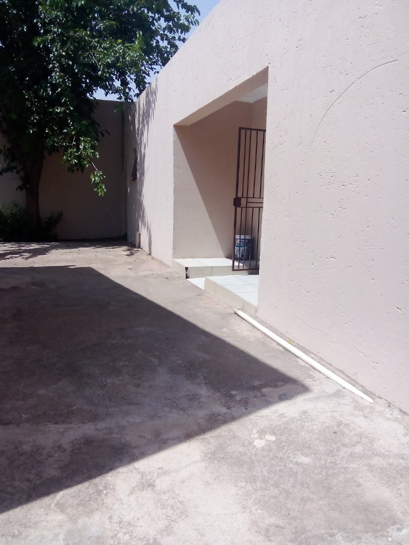 7 Bedroom Property for Sale in Westdene Gauteng