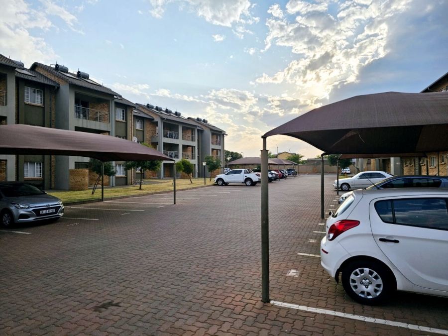 To Let 2 Bedroom Property for Rent in Monavoni Gauteng