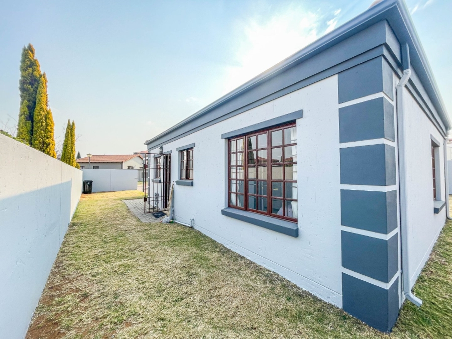 3 Bedroom Property for Sale in Blue Hills Gauteng