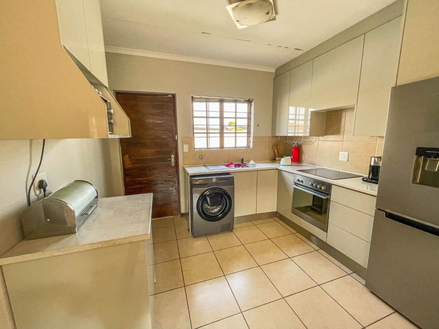 3 Bedroom Property for Sale in Blue Hills Gauteng