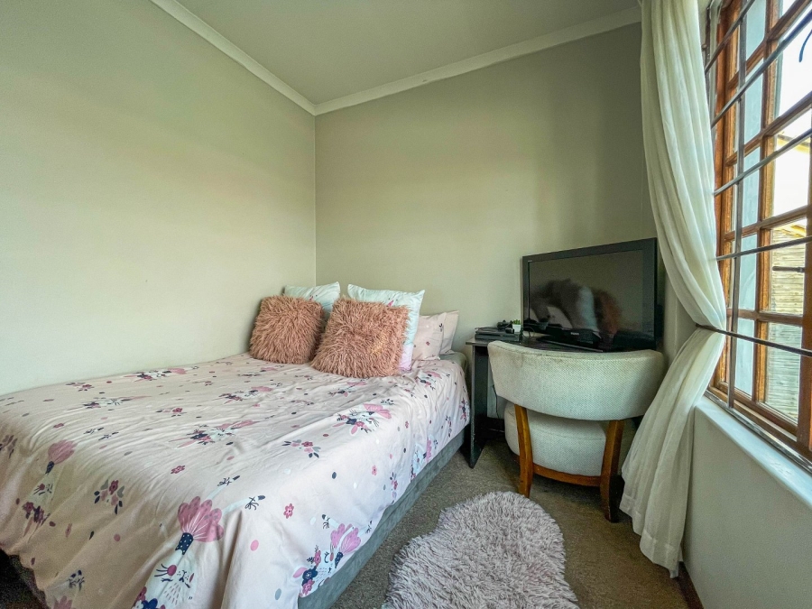 3 Bedroom Property for Sale in Blue Hills Gauteng