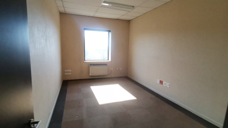 To Let commercial Property for Rent in St Andrews Gauteng