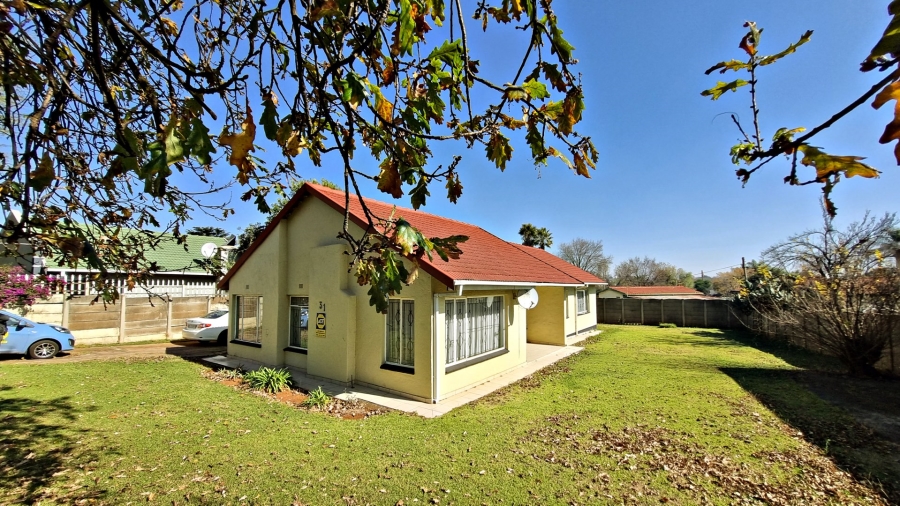 3 Bedroom Property for Sale in Rhodesfield Gauteng