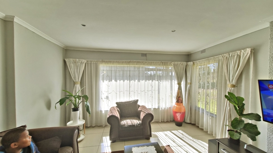 3 Bedroom Property for Sale in Rhodesfield Gauteng