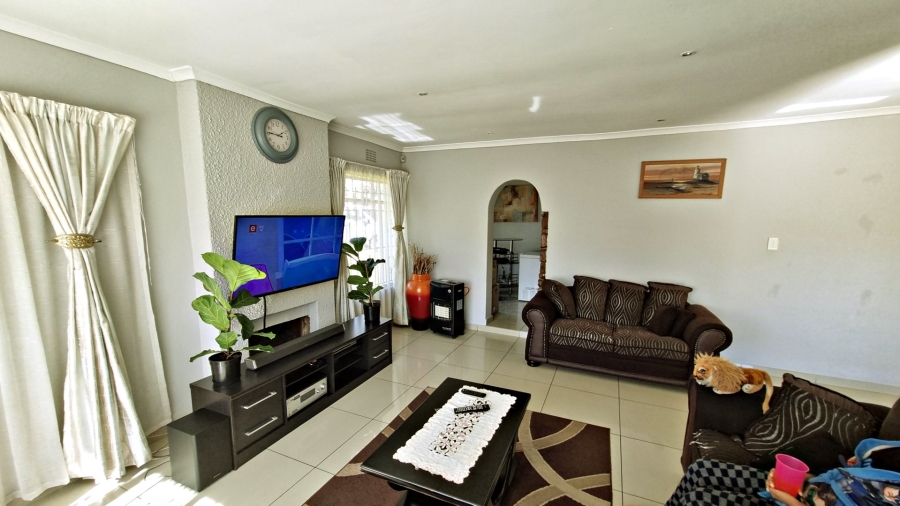 3 Bedroom Property for Sale in Rhodesfield Gauteng