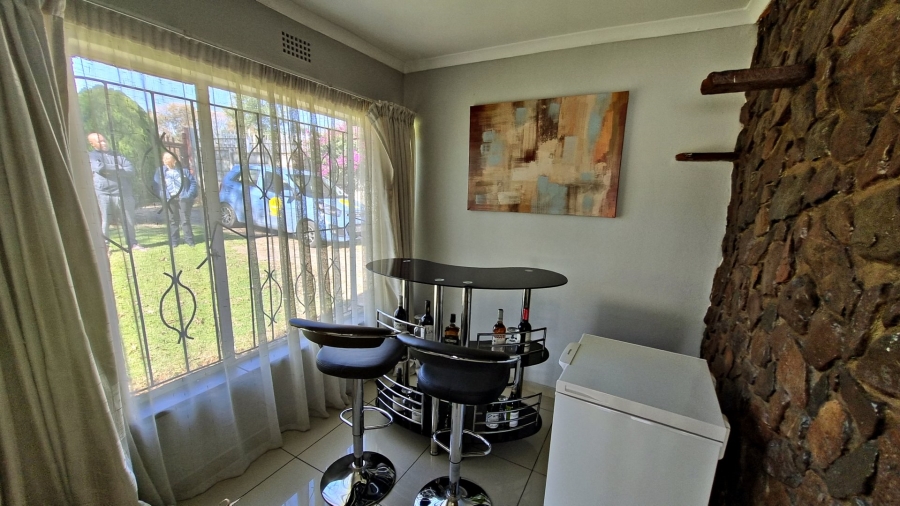 3 Bedroom Property for Sale in Rhodesfield Gauteng