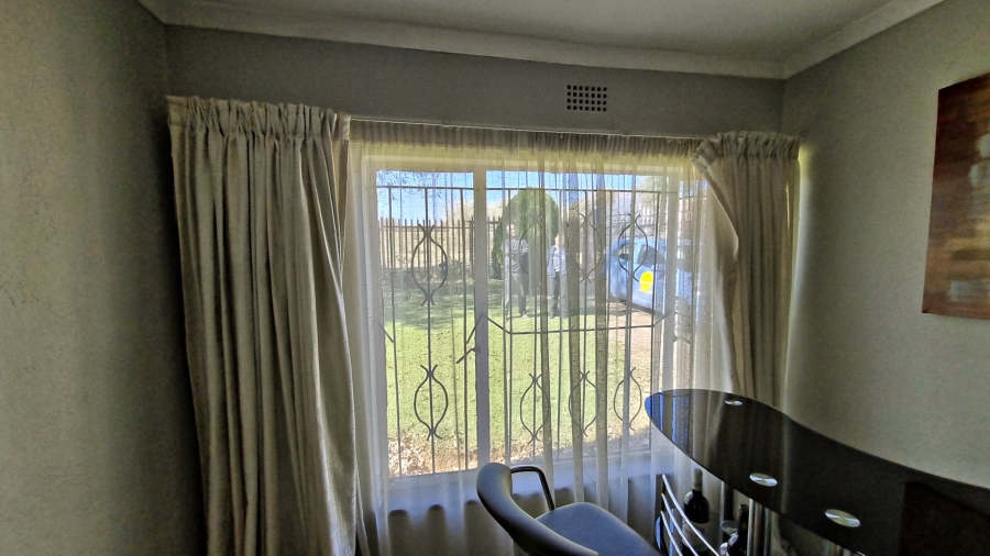 3 Bedroom Property for Sale in Rhodesfield Gauteng