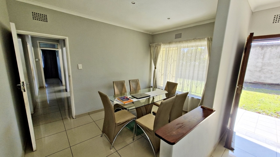 3 Bedroom Property for Sale in Rhodesfield Gauteng