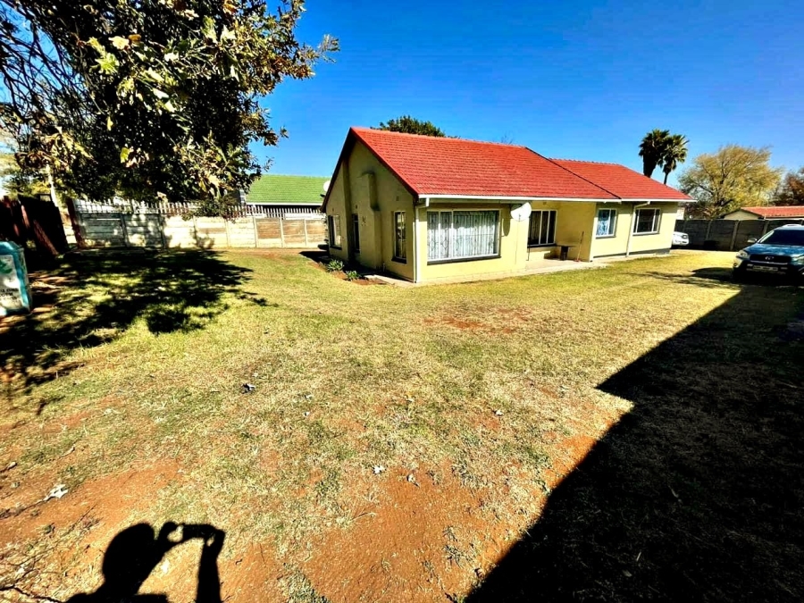 3 Bedroom Property for Sale in Rhodesfield Gauteng