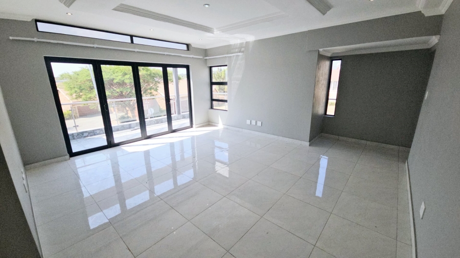 5 Bedroom Property for Sale in Kosmosdal Gauteng