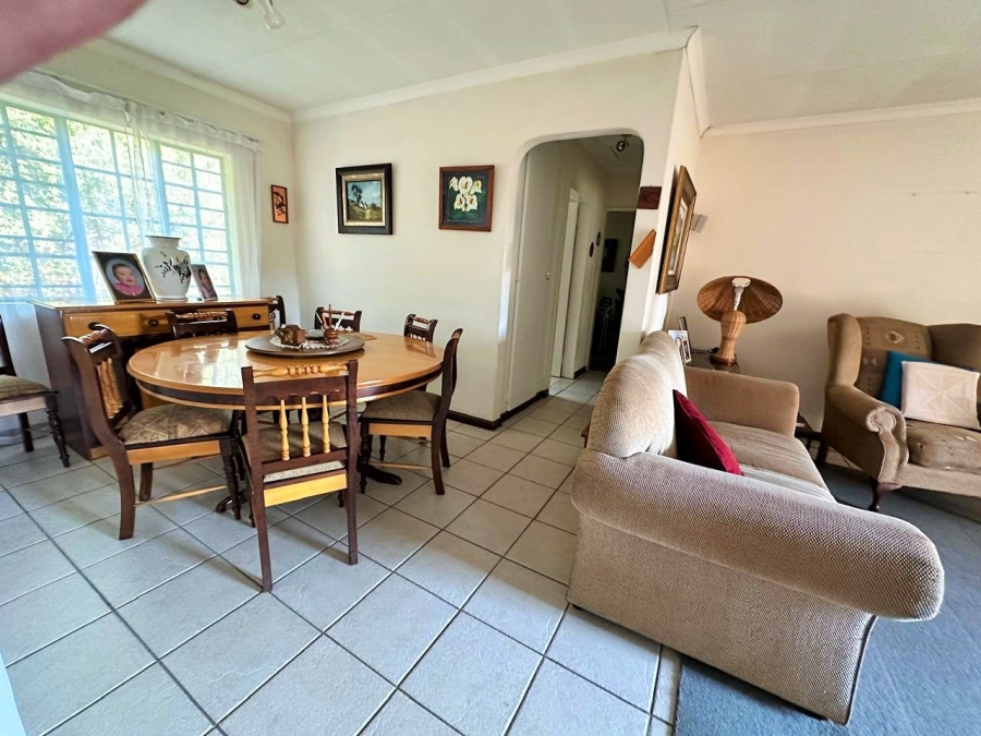 3 Bedroom Property for Sale in Die Hoewes Gauteng