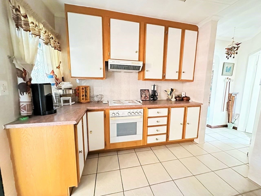 3 Bedroom Property for Sale in Die Hoewes Gauteng