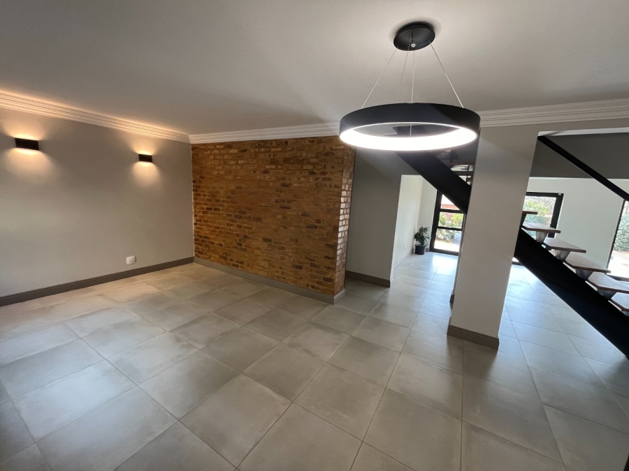 4 Bedroom Property for Sale in Garsfontein Gauteng