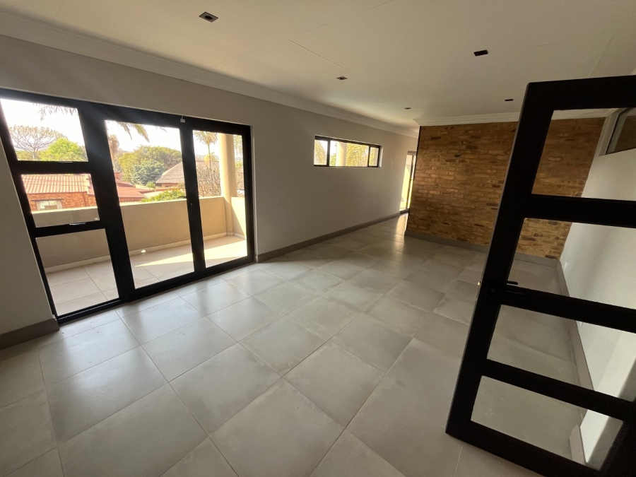 4 Bedroom Property for Sale in Garsfontein Gauteng