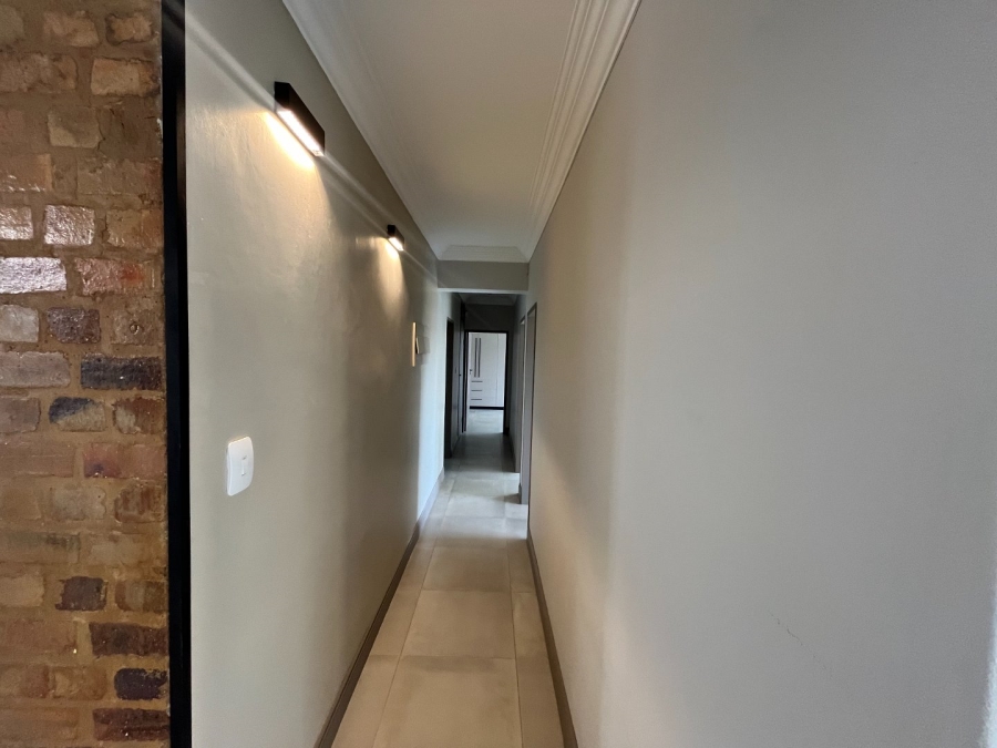 4 Bedroom Property for Sale in Garsfontein Gauteng