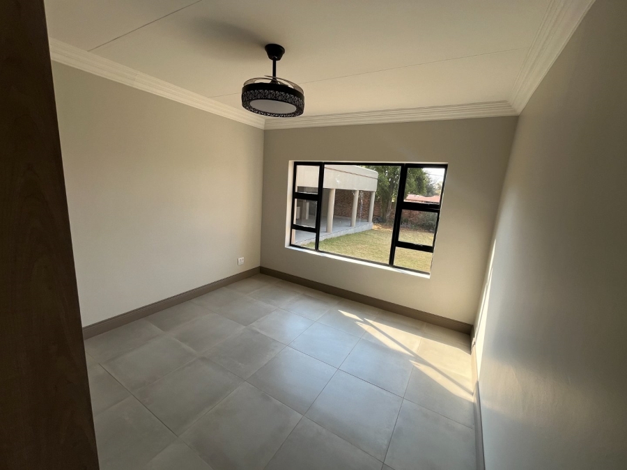 4 Bedroom Property for Sale in Garsfontein Gauteng