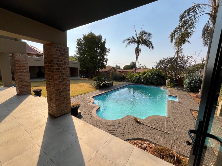 4 Bedroom Property for Sale in Garsfontein Gauteng