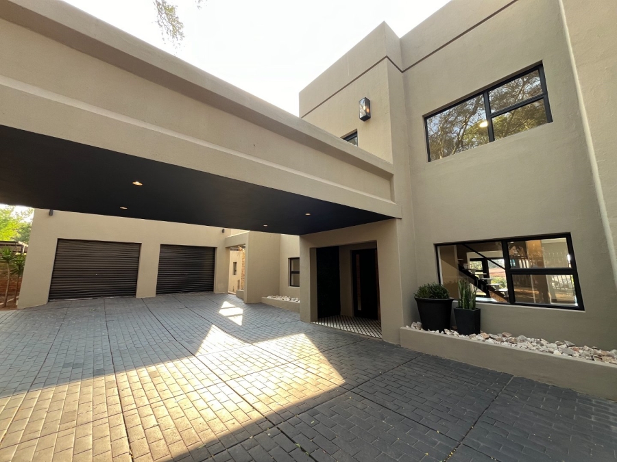 4 Bedroom Property for Sale in Garsfontein Gauteng