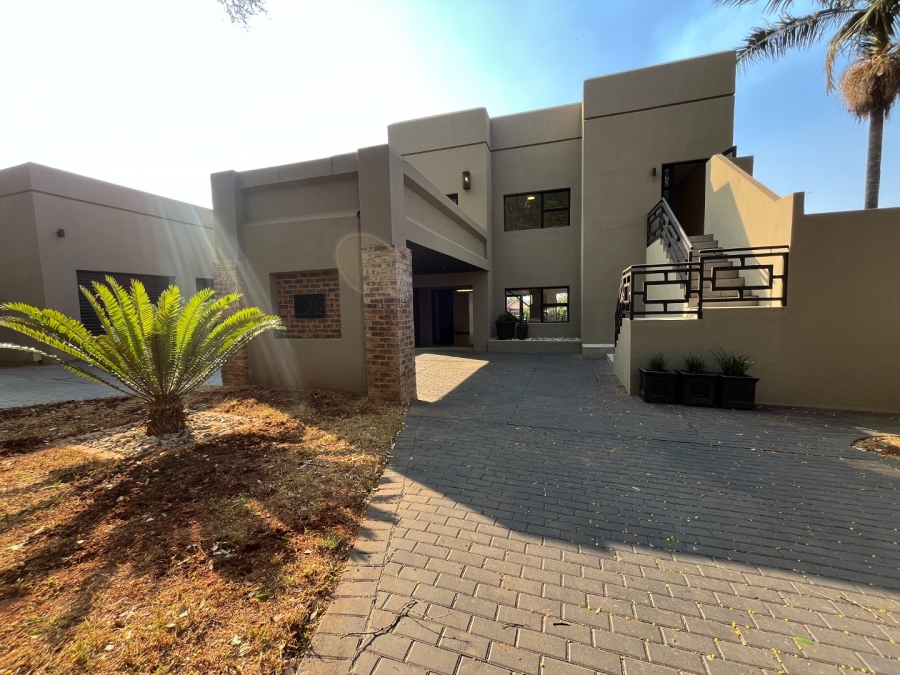 4 Bedroom Property for Sale in Garsfontein Gauteng