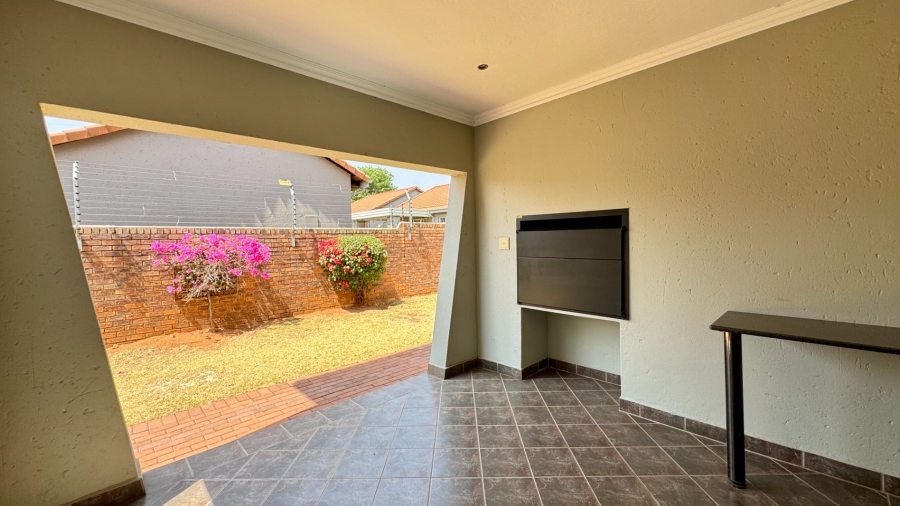 3 Bedroom Property for Sale in Pierre Van Ryneveld Gauteng