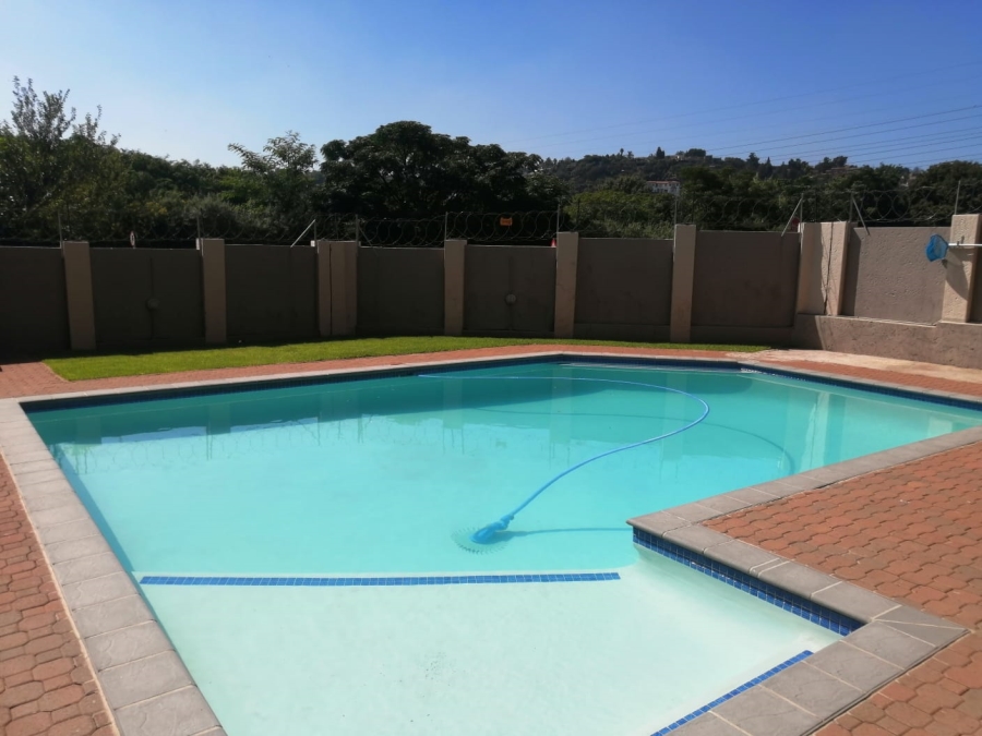 2 Bedroom Property for Sale in Glenanda Gauteng