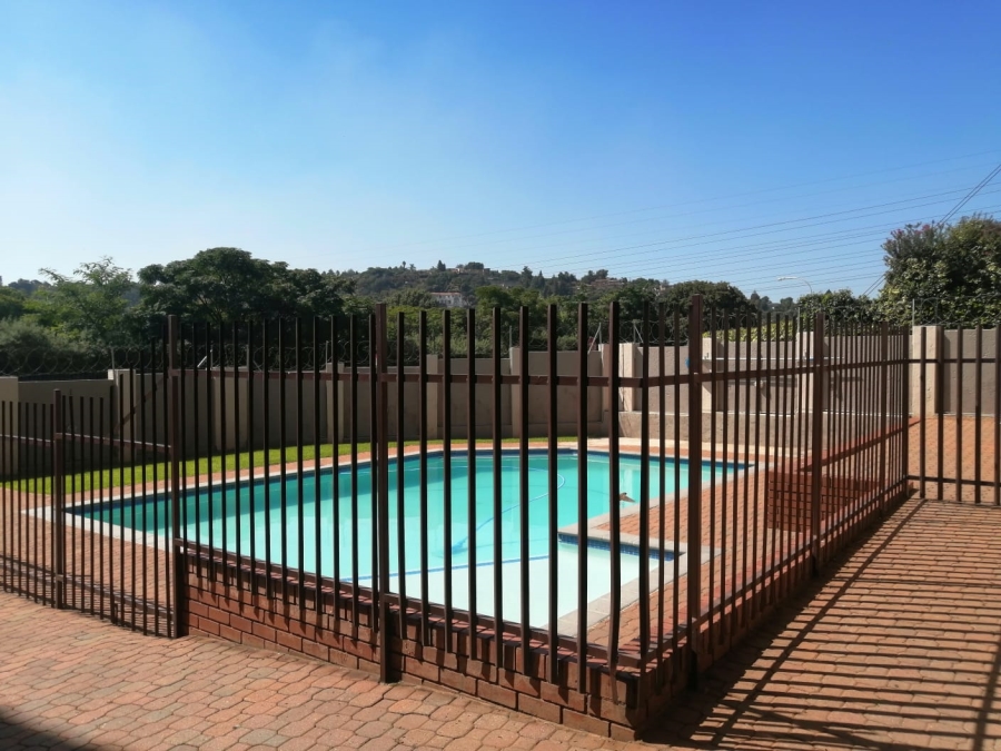 2 Bedroom Property for Sale in Glenanda Gauteng