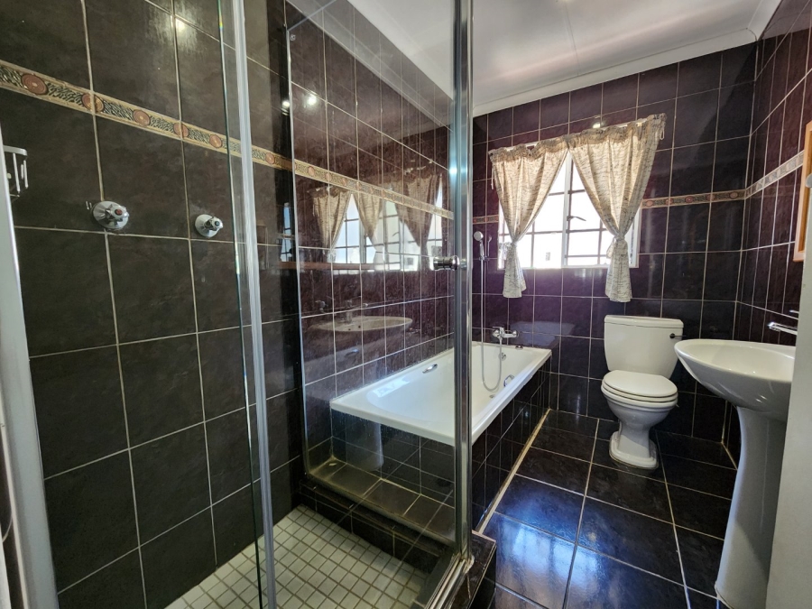 4 Bedroom Property for Sale in Marais Steyn Park Gauteng