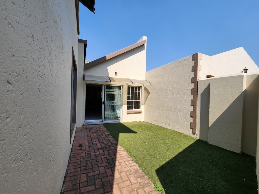 4 Bedroom Property for Sale in Marais Steyn Park Gauteng