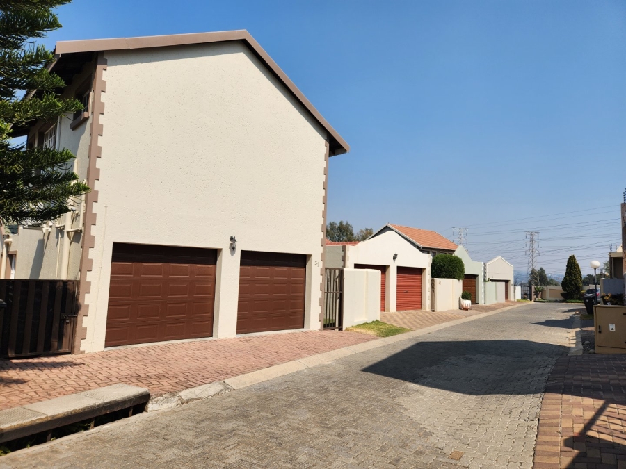 4 Bedroom Property for Sale in Marais Steyn Park Gauteng