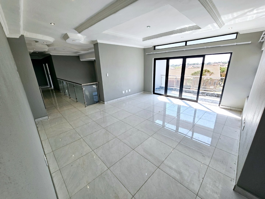 To Let 5 Bedroom Property for Rent in Kosmosdal Gauteng