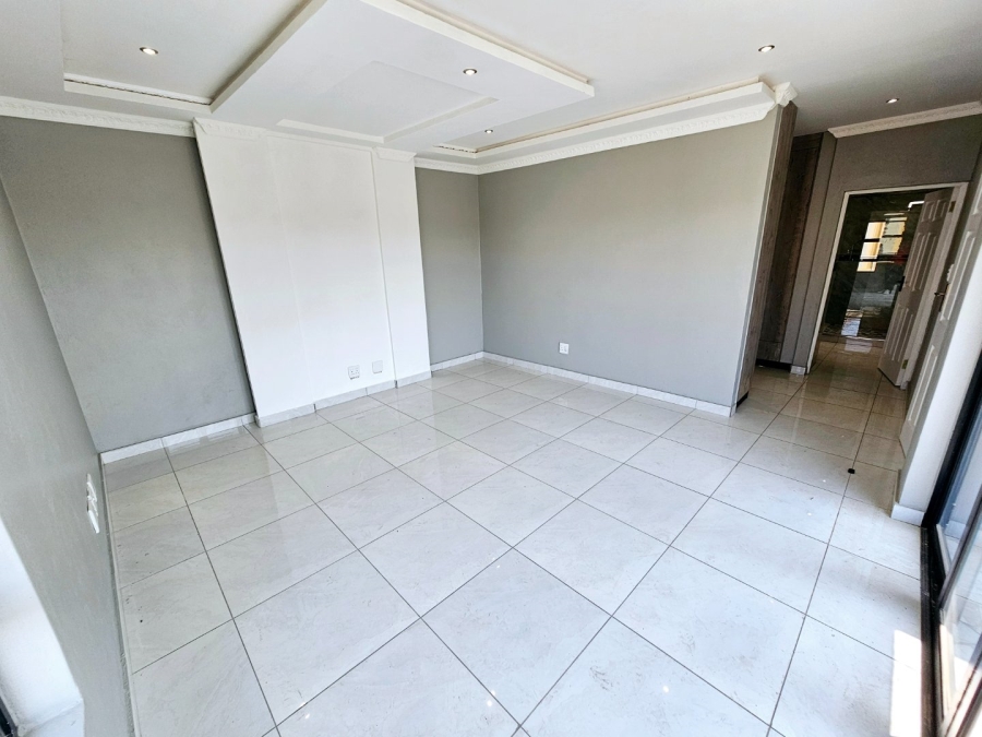 To Let 5 Bedroom Property for Rent in Kosmosdal Gauteng