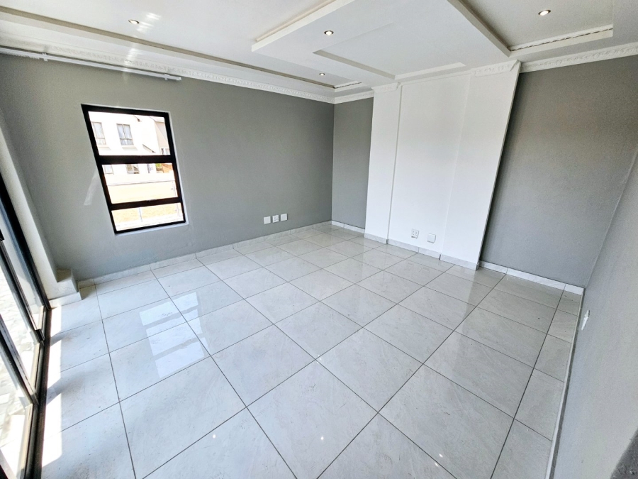 To Let 5 Bedroom Property for Rent in Kosmosdal Gauteng