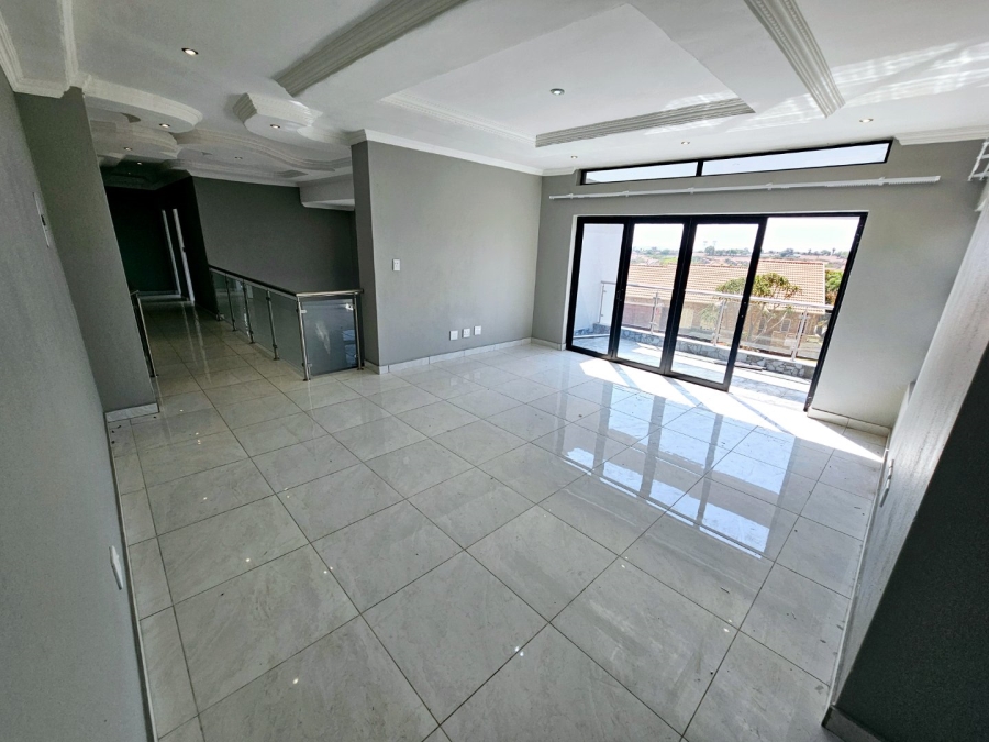 To Let 5 Bedroom Property for Rent in Kosmosdal Gauteng