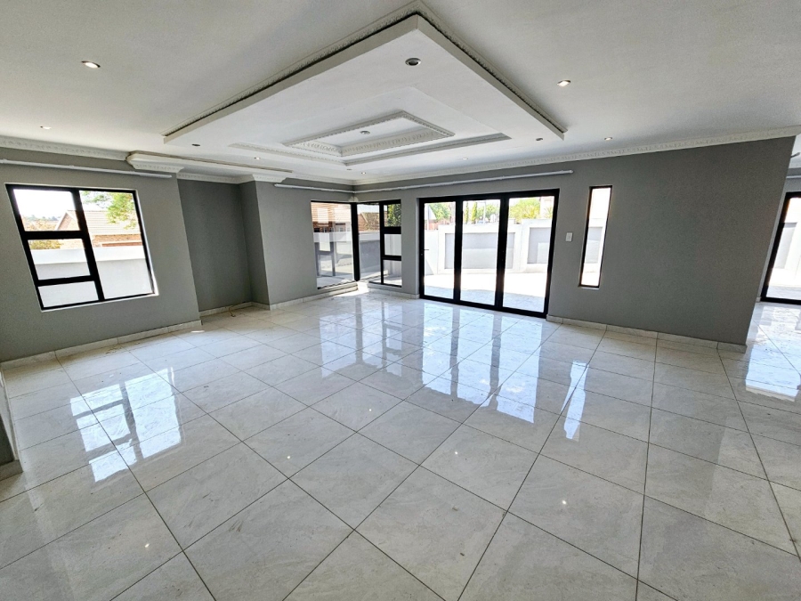 To Let 5 Bedroom Property for Rent in Kosmosdal Gauteng