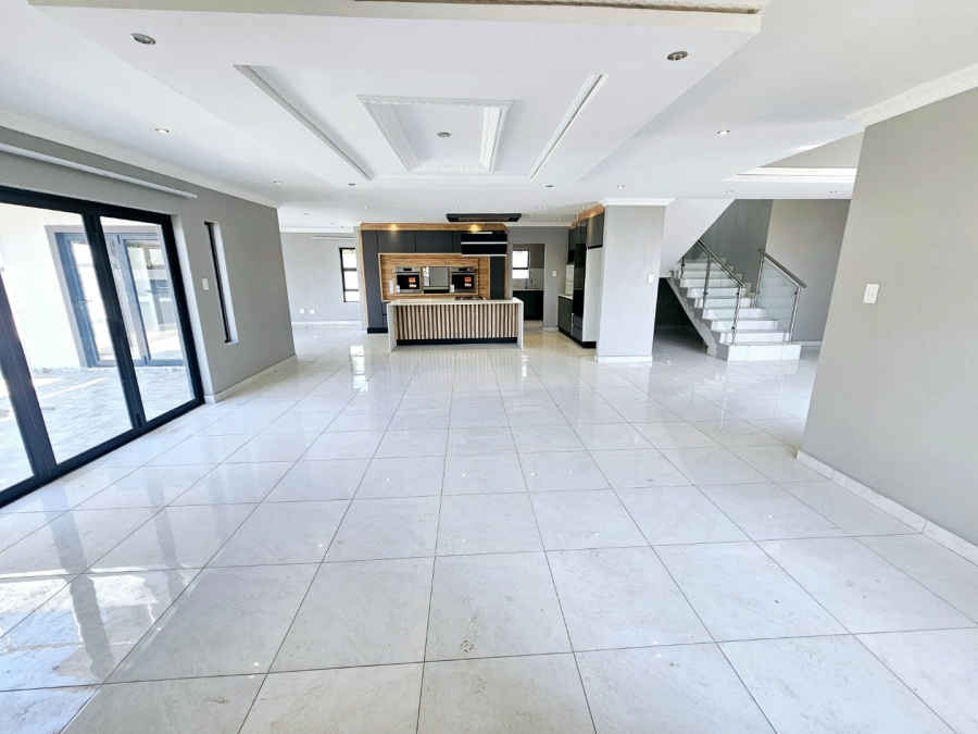 To Let 5 Bedroom Property for Rent in Kosmosdal Gauteng