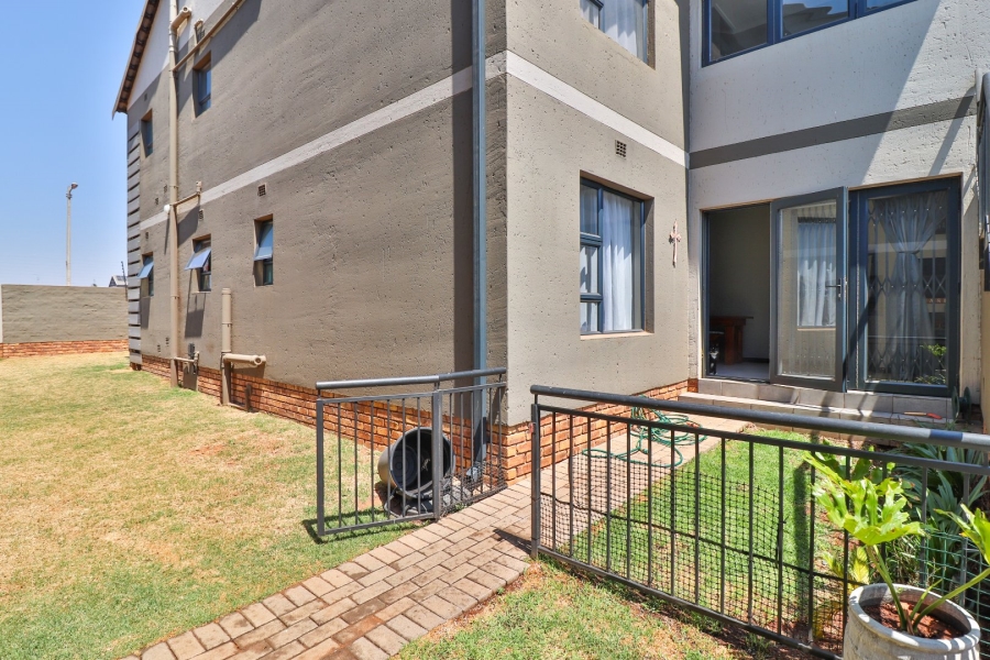 2 Bedroom Property for Sale in Norton Home Estate AH Gauteng