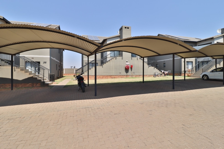 2 Bedroom Property for Sale in Norton Home Estate AH Gauteng