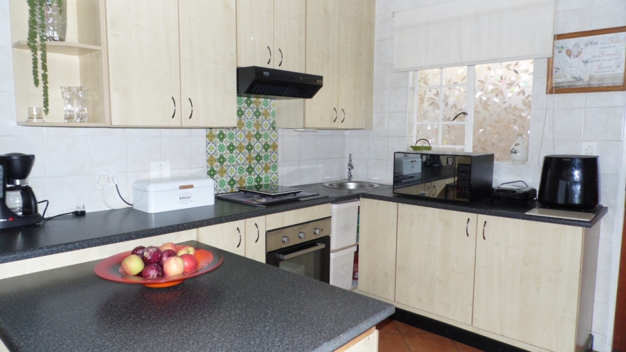 2 Bedroom Property for Sale in Thatchfield Estate Gauteng