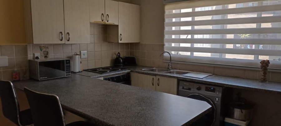 2 Bedroom Property for Sale in Meredale Gauteng