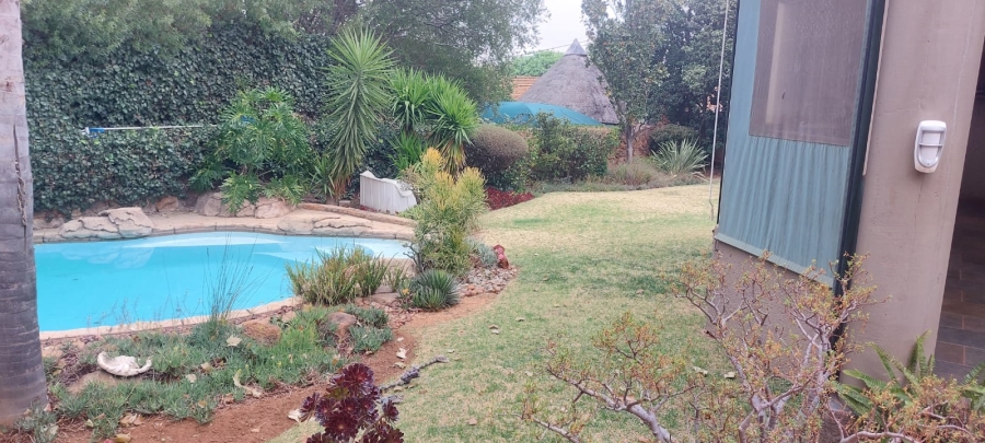 3 Bedroom Property for Sale in Mulbarton Gauteng