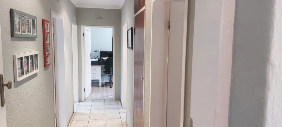 3 Bedroom Property for Sale in Mulbarton Gauteng