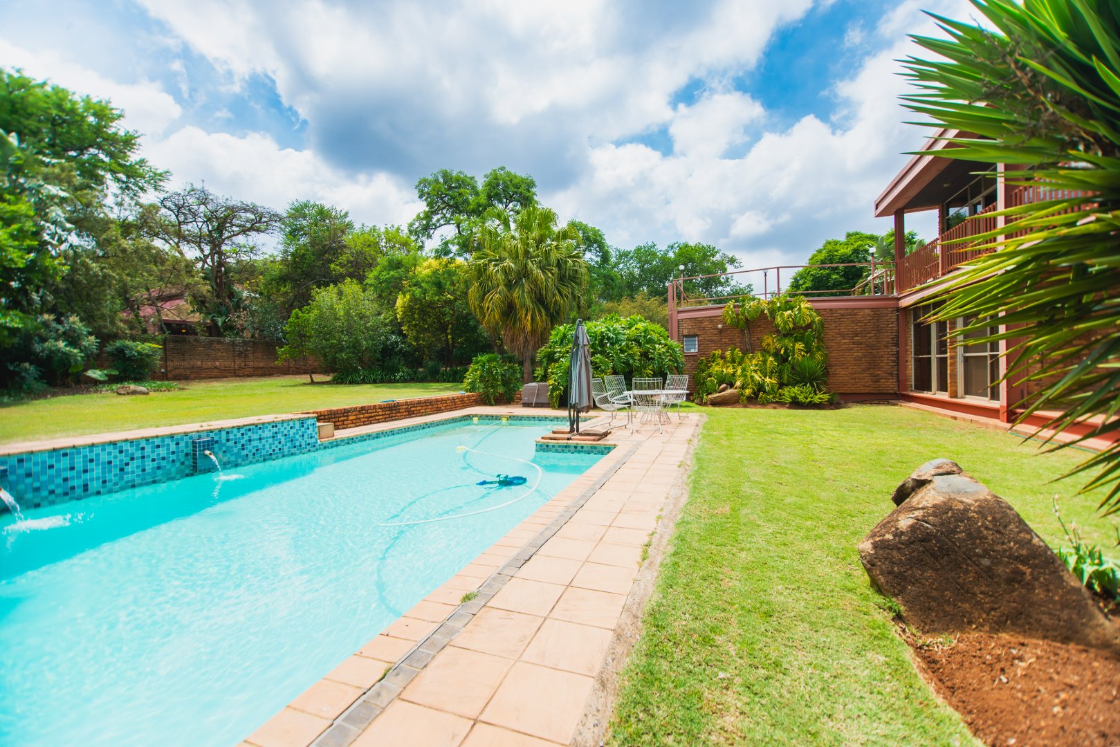 5 Bedroom Property for Sale in Faerie Glen Gauteng