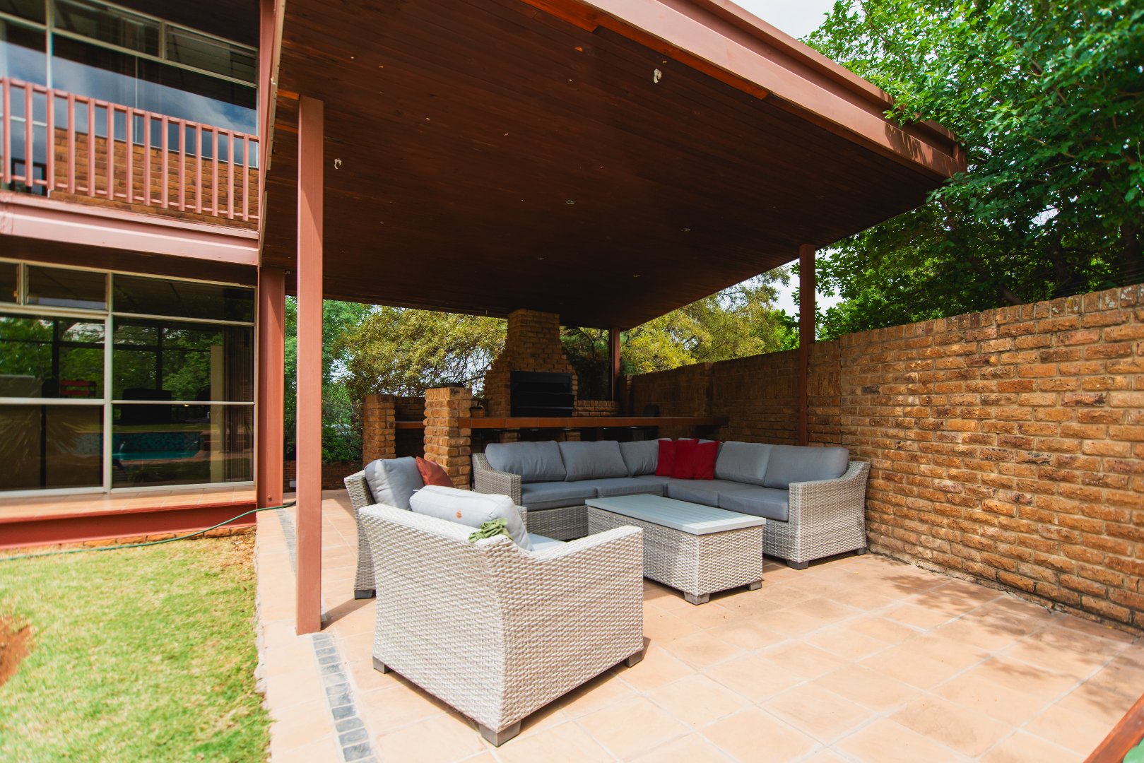 5 Bedroom Property for Sale in Faerie Glen Gauteng