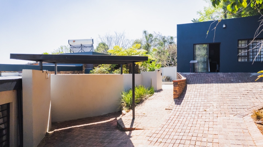 4 Bedroom Property for Sale in Faerie Glen Gauteng