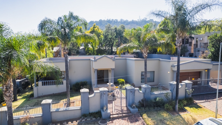 4 Bedroom Property for Sale in Faerie Glen Gauteng